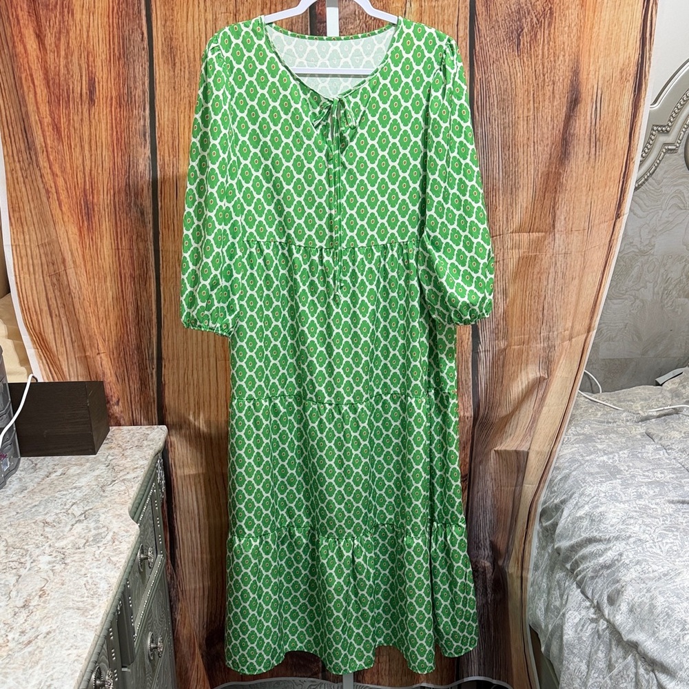 🚨(5/$10) Tie Front Tiered Dress Size L